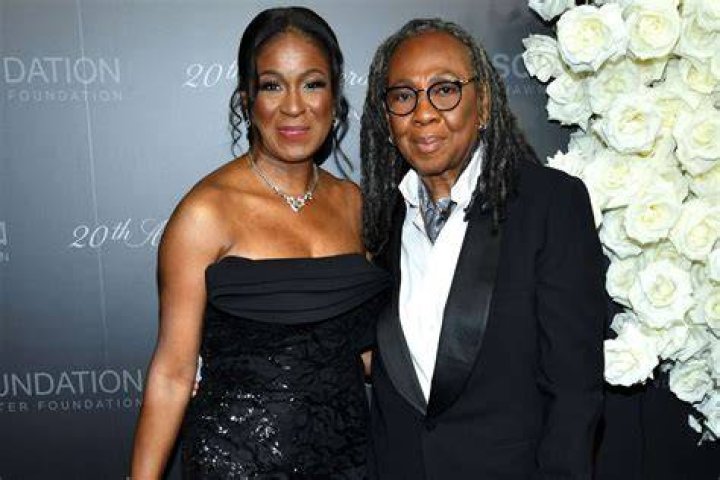 Gloria Carter, m&egrave;re de JayZ, s&rsquo;est mari&eacute;e avec sa compagne Roxanne