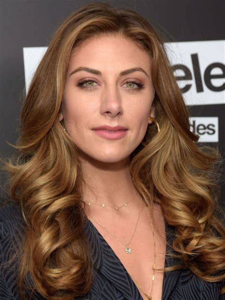 Perry Mattfeld's bio Age, height, parents, partner, is she blind