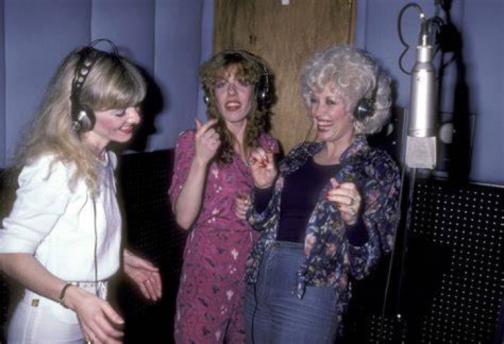 Stella Parton, whose sister Dolly donated 1 million to vaccine