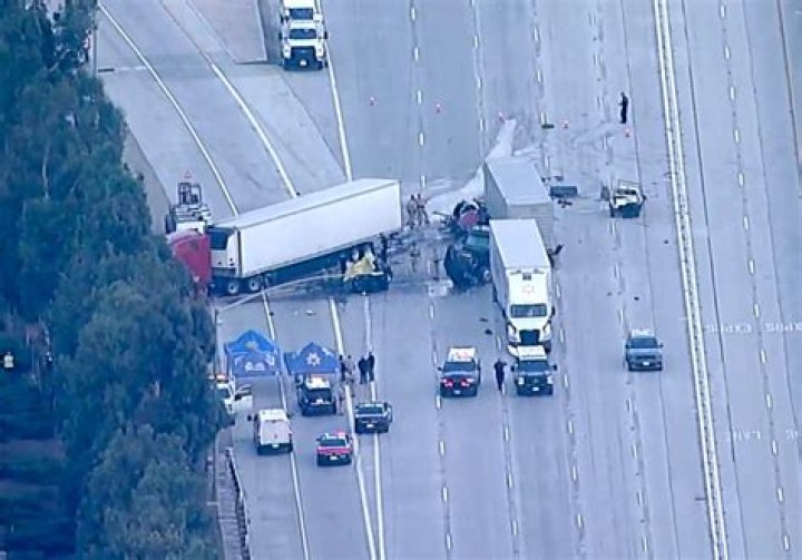 Tragic Highway Accident: Multiple Fatalities Reported